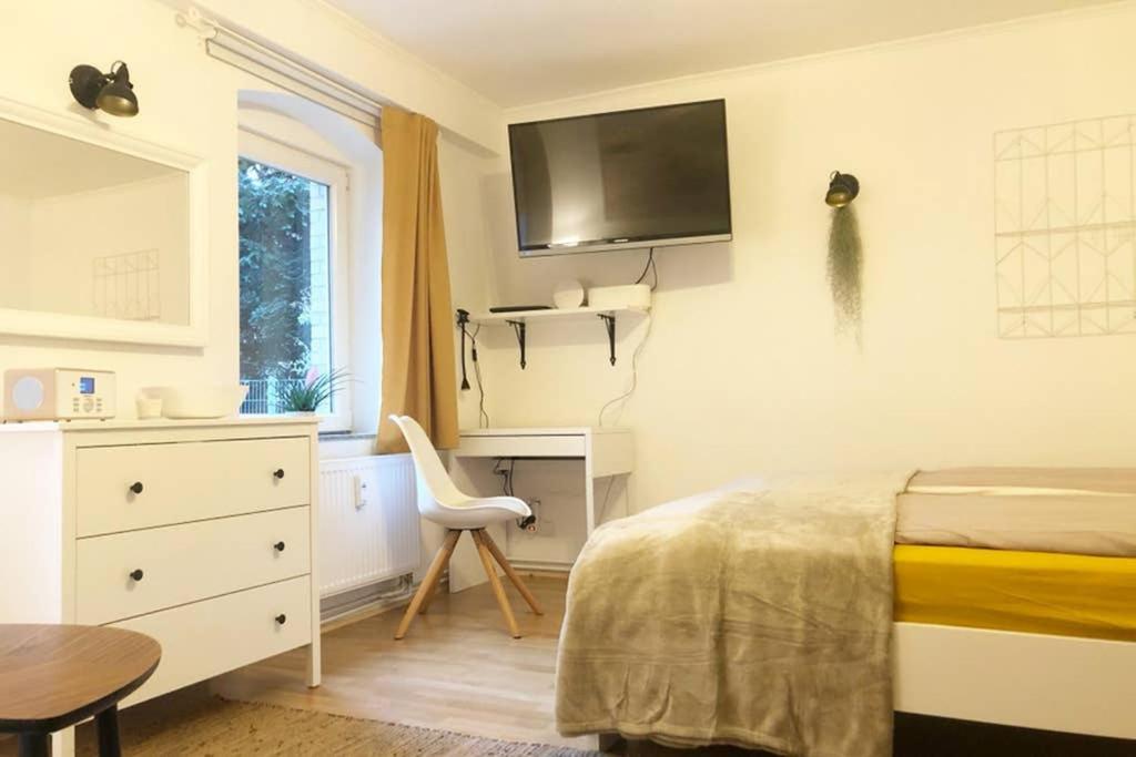 Gemuetliche Sanierte 1 Zimmer Wohnung Mit Privatem Parkplatz Im Zentrum Kiel Ngoại thất bức ảnh